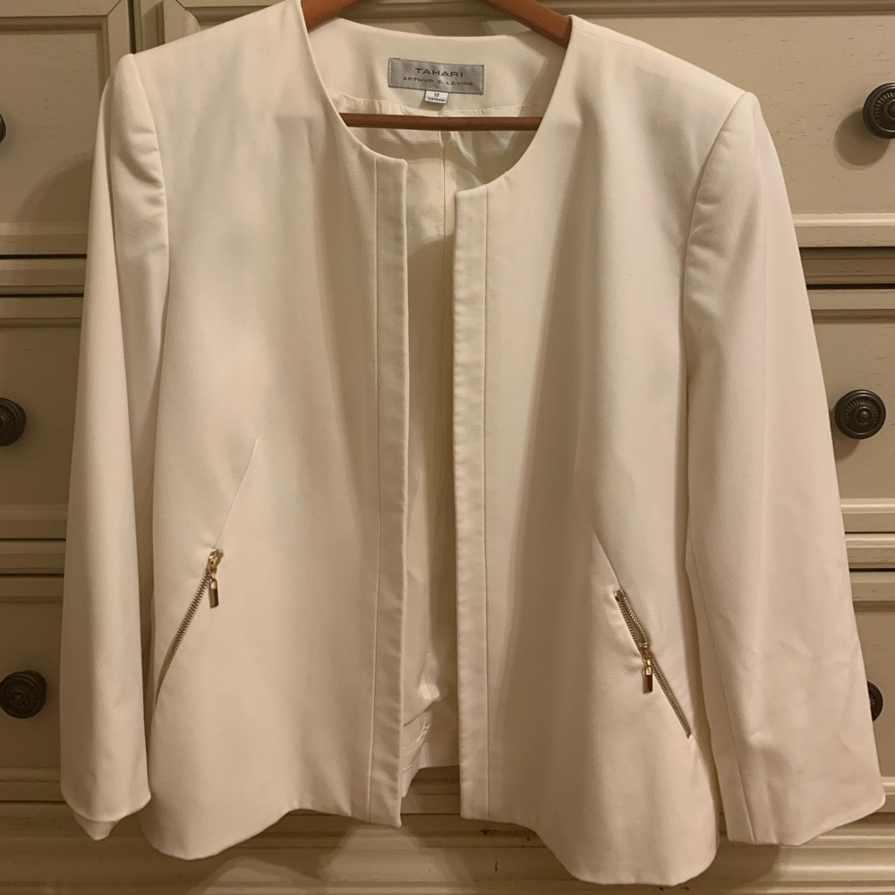 Tahari ladies blazer (12)